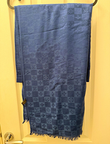 Louis vuitton blue check logo - louis,