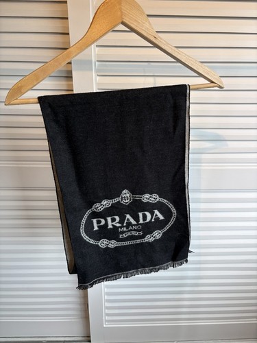 Prada reversible wool logo - prada,
