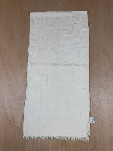 Aquascutum ivory geometric