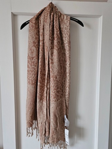 Beige paisley pattern - beige,